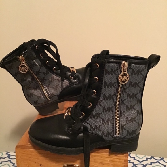 🔥Best offers, Michael Kors, girls boots size 11, no box, new cond. see pics 🔥 - Picture 4 of 5